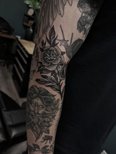 Traditional Rose Gap Filler